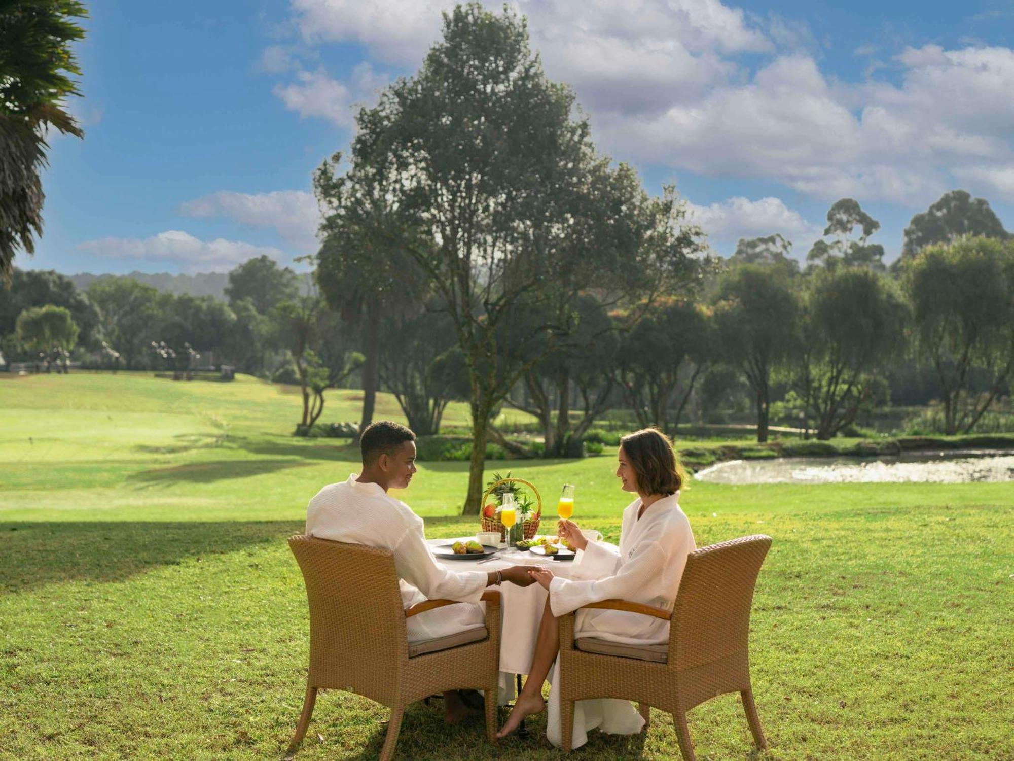Hotel Fairmont Mount Kenya Safari Club Nanyuki Exterior foto